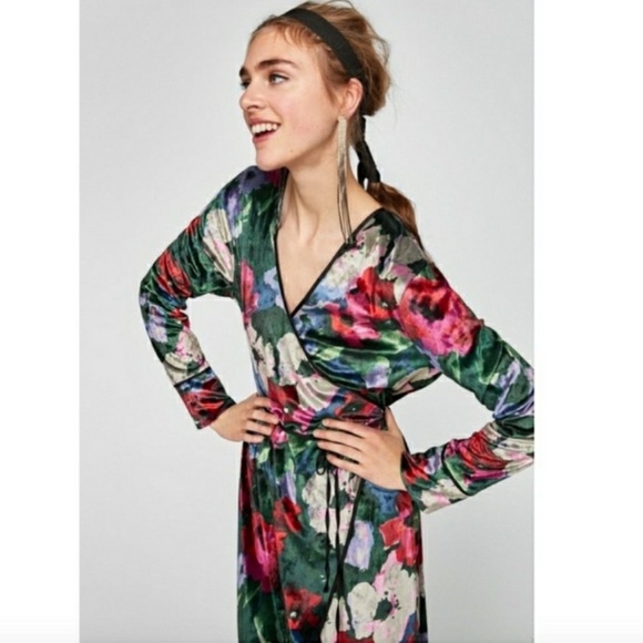 “ZARA” Floral Velvet Wrap Kimono Dress - Picture 5 of 16